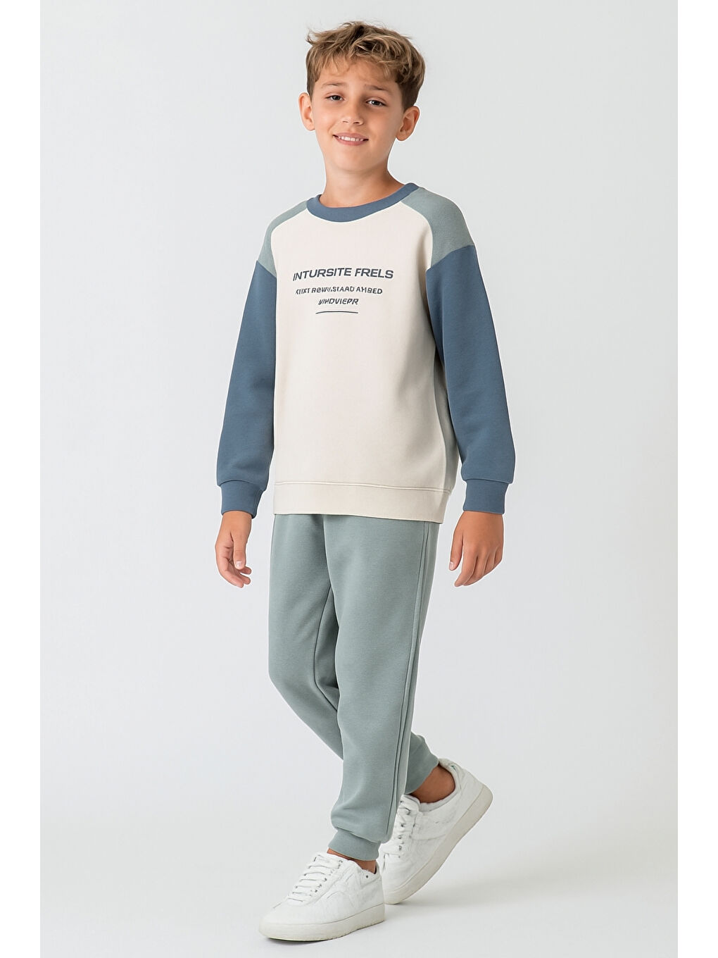 Yeşil Erkek Çocuk Futurıstıc Feels Baskılı 3 İplik Kalın Kışlık Eşofman Takımı Ak4229-1