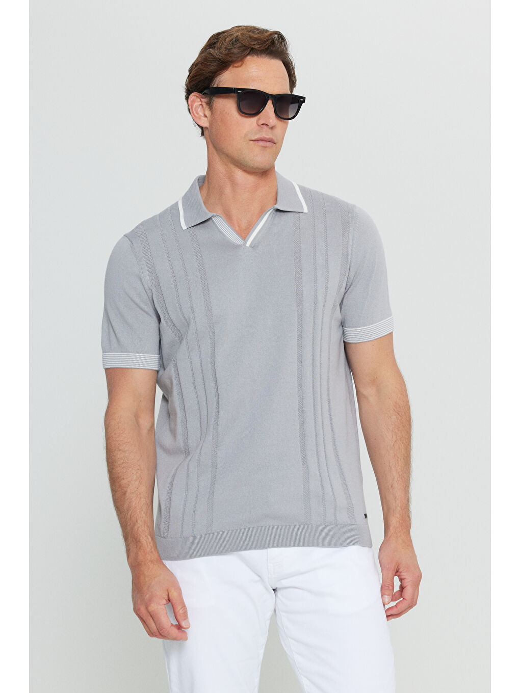 Erkek Gri %100 Pamuk Standart Fit Normal Kesim Bisiklet Yaka Jakarlı Triko Tişört