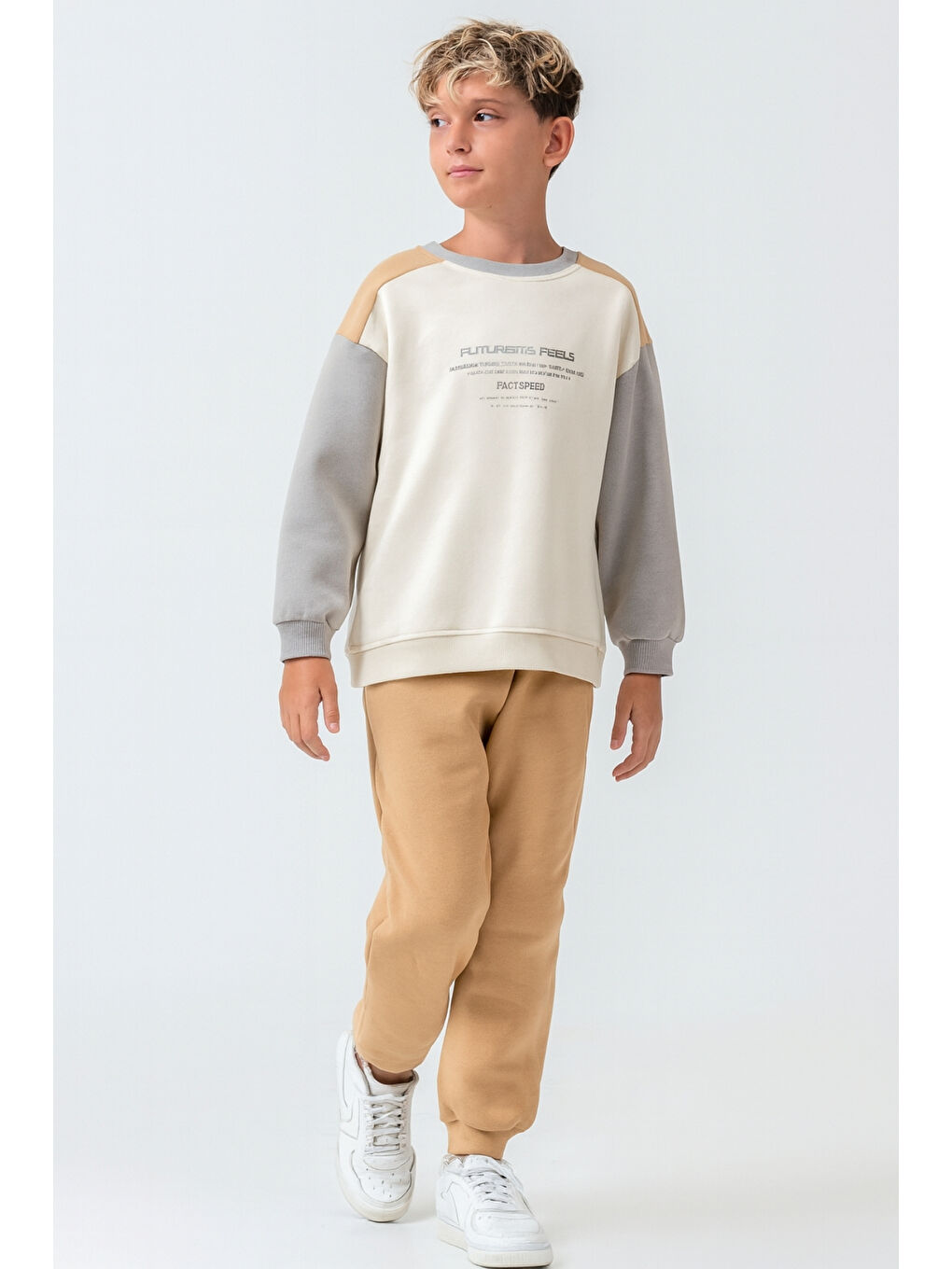 Bej Erkek Çocuk Futurıstıc Feels Baskılı 3 İplik Kalın Kışlık Eşofman Takımı Ak4229-1