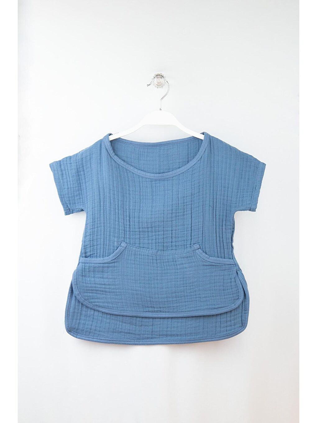 Mavi Bebek Müslin Kanguru Cepli Bisiklet Yaka Tişört MAVİ TEKLI