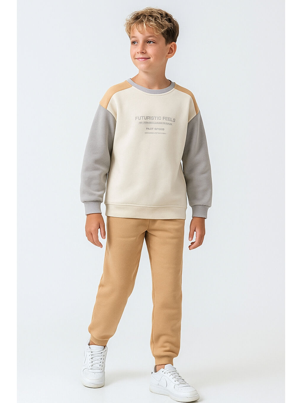 Bej Erkek Çocuk Futurıstıc Feels Baskılı 3 İplik Kalın Kışlık Eşofman Takımı Ak4229-2