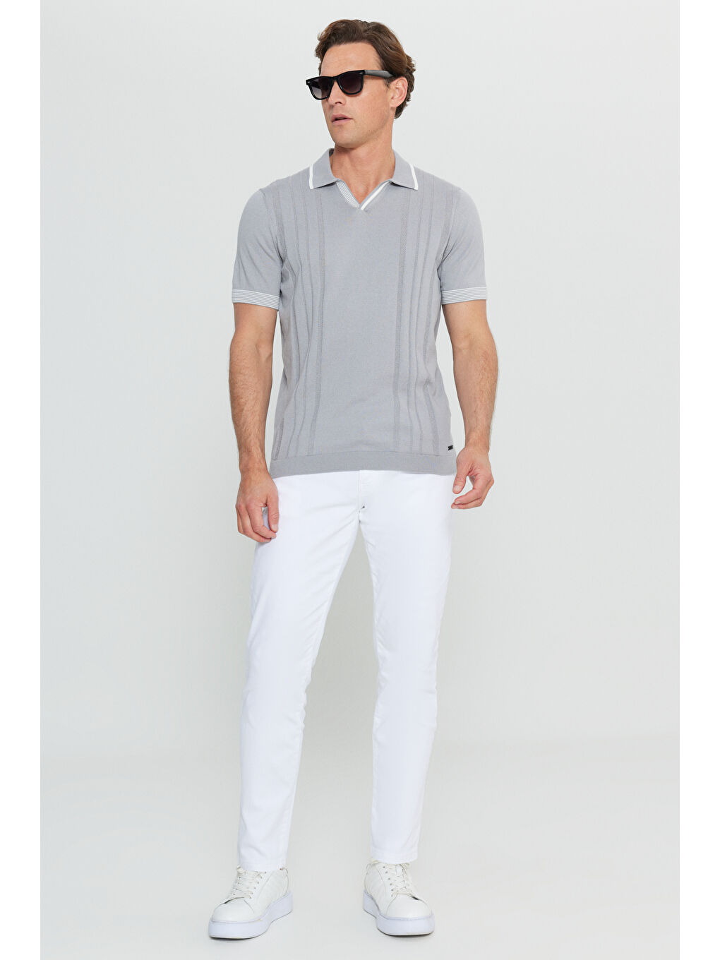 Erkek Gri %100 Pamuk Standart Fit Normal Kesim Bisiklet Yaka Jakarlı Triko Tişört-1