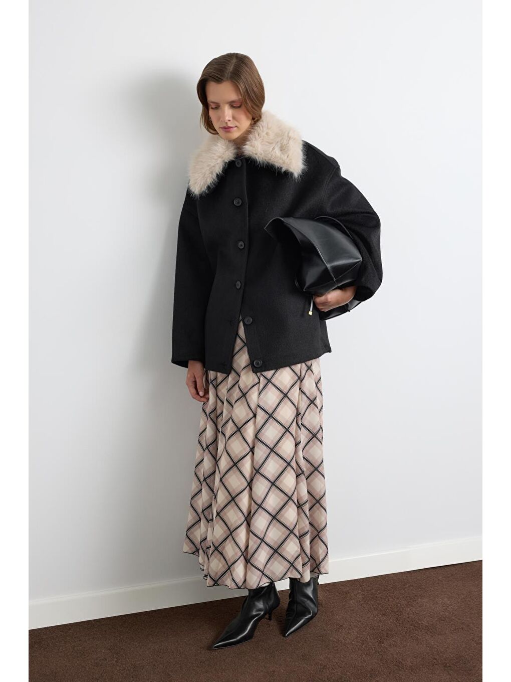 Kürk Yakalı Kaşe Ceket Siyah-2