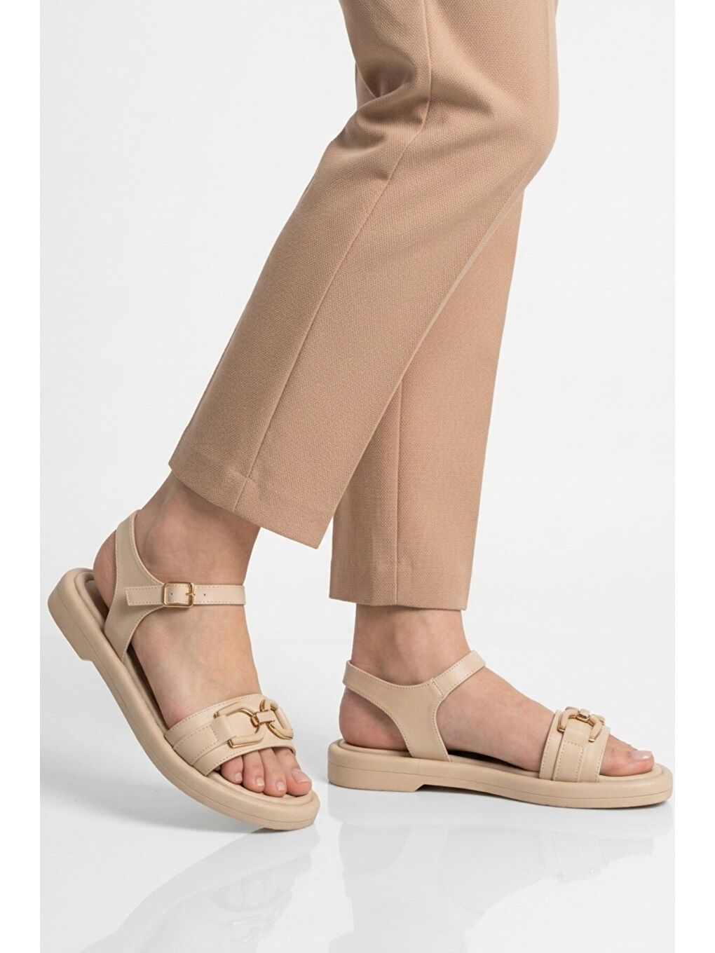 Bej Kadın Tabanı Yumuşak Hafif Sandalet 35442 Z