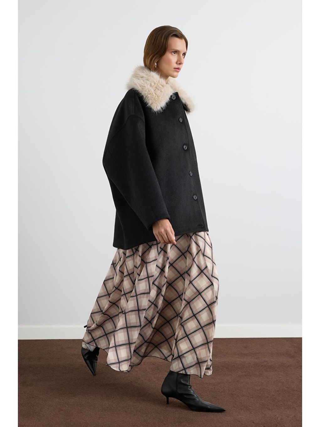 Kürk Yakalı Kaşe Ceket Siyah-5