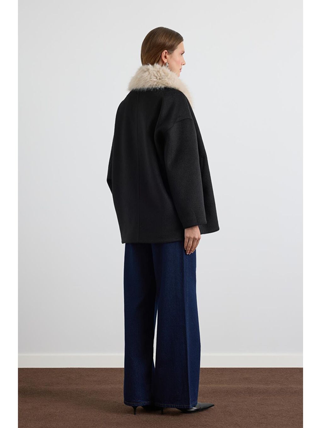 Kürk Yakalı Kaşe Ceket Siyah-7