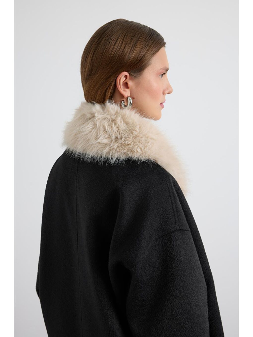 Kürk Yakalı Kaşe Ceket Siyah-8