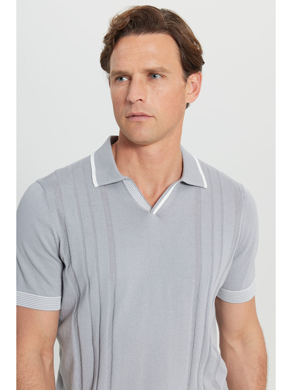 Erkek Gri %100 Pamuk Standart Fit Normal Kesim Bisiklet Yaka Jakarlı Triko Tişört-4