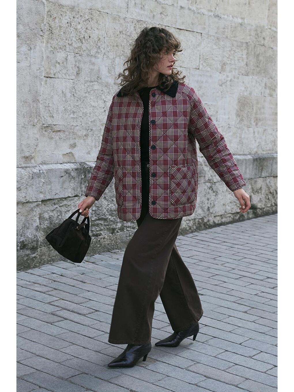 Desenli Kadife Yakalı Kapitone Ceket Mont Bordo