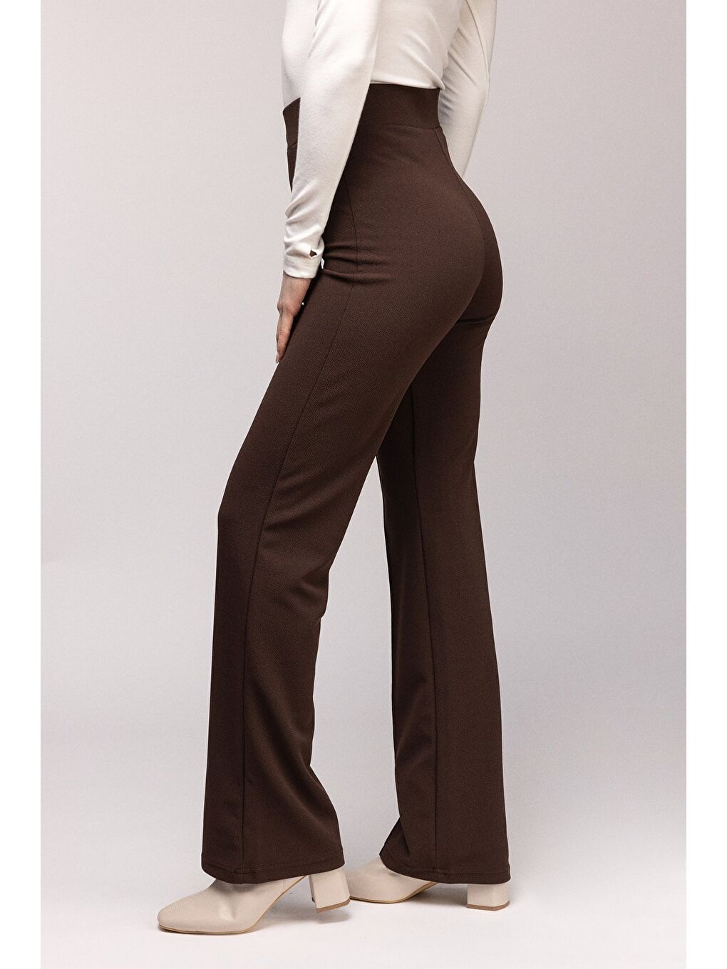 Kahverengi Yüksek Bel Geniş Paça Dikiş Detaylı Pantolon-3