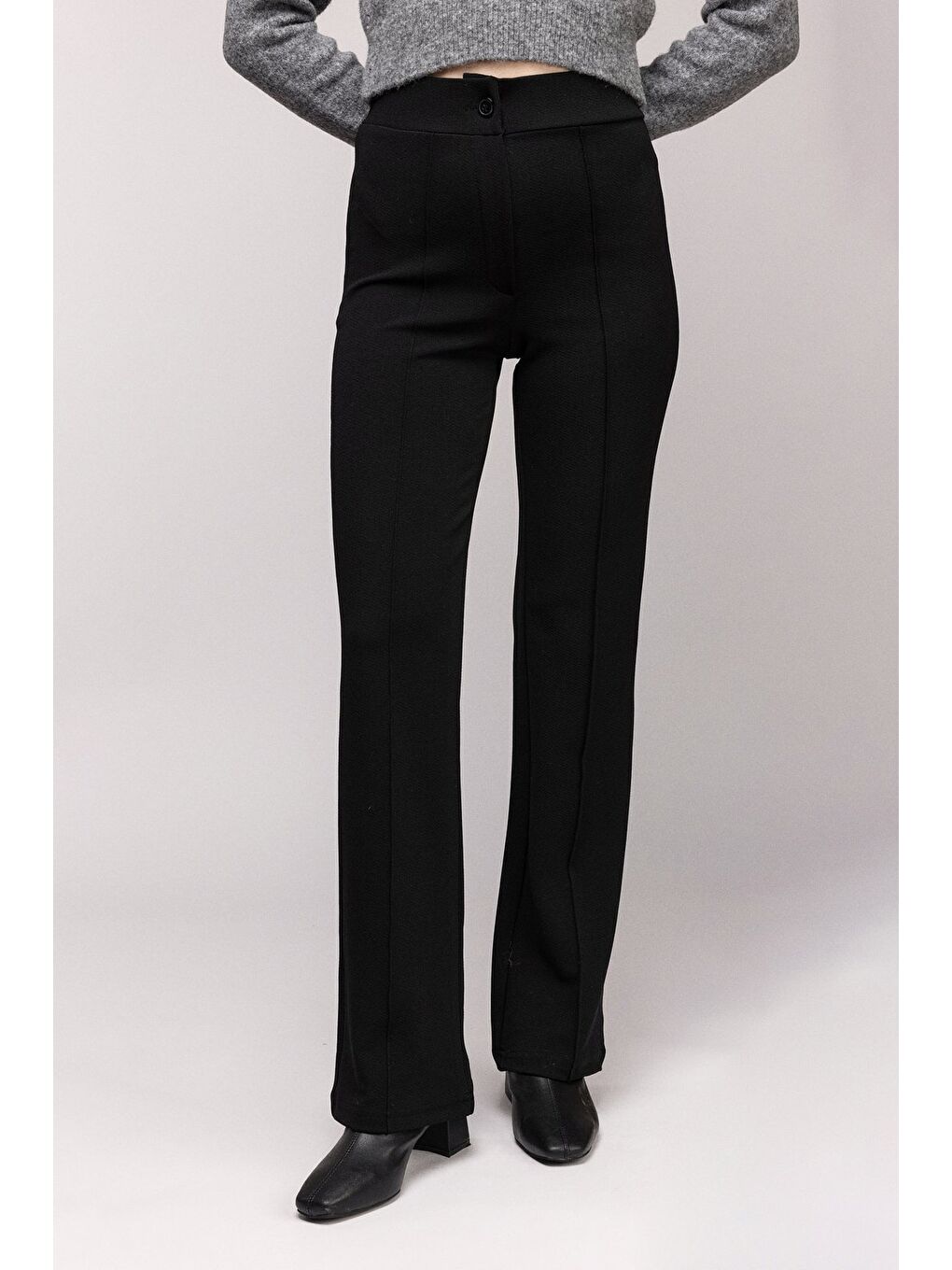 Siyah Yüksek Bel Geniş Paça Dikiş Detaylı Pantolon