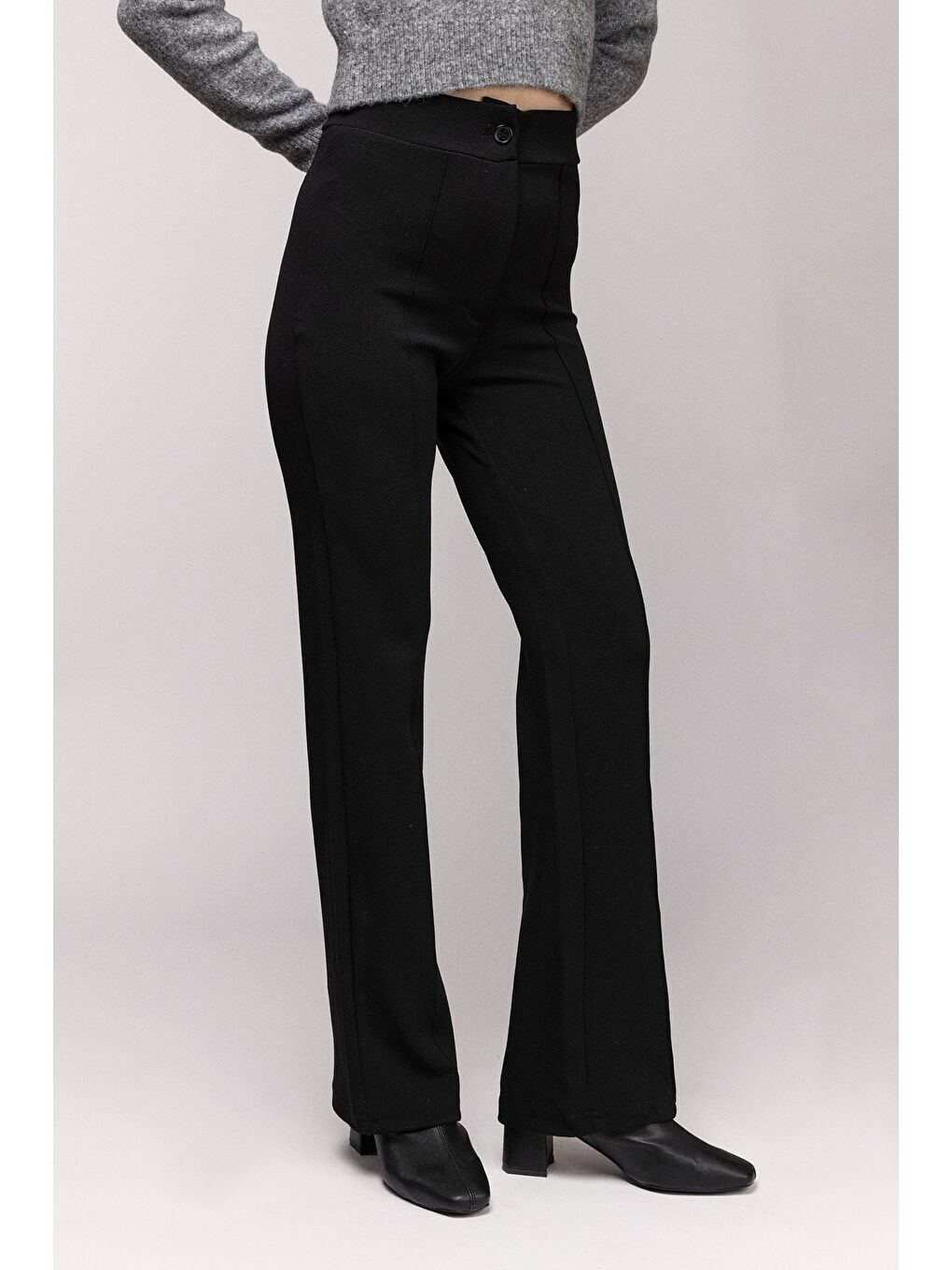 Siyah Yüksek Bel Geniş Paça Dikiş Detaylı Pantolon-1