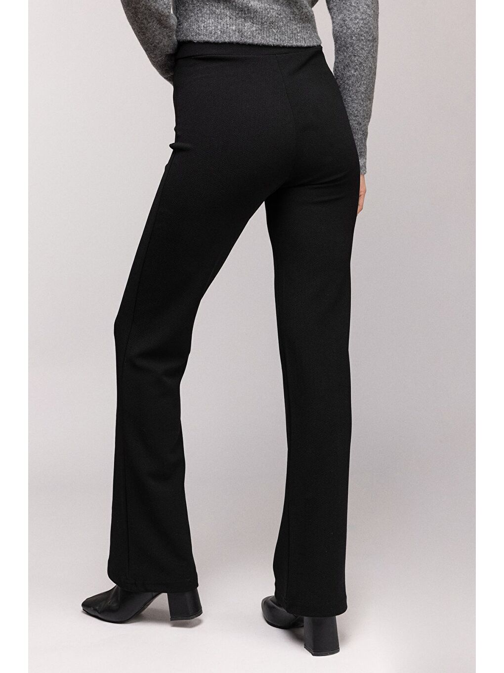 Siyah Yüksek Bel Geniş Paça Dikiş Detaylı Pantolon-2