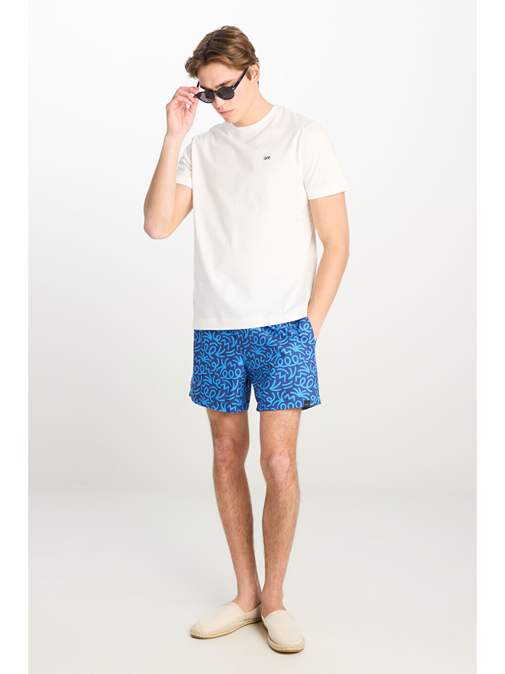 Regular Fit Normal Kesim Normal Bel Lacivert Desenli Deniz Şortu-1