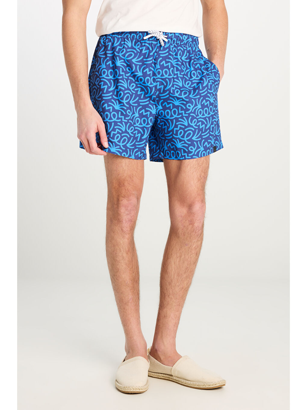 Regular Fit Normal Kesim Normal Bel Lacivert Desenli Deniz Şortu-3