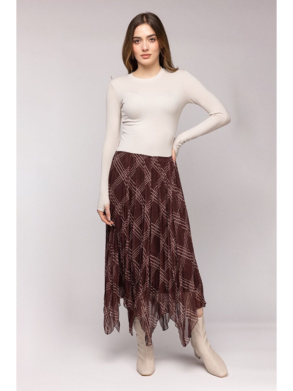 Kahverengi Ekose Desenli Asimetrik Kesim Piliseli Etek-3