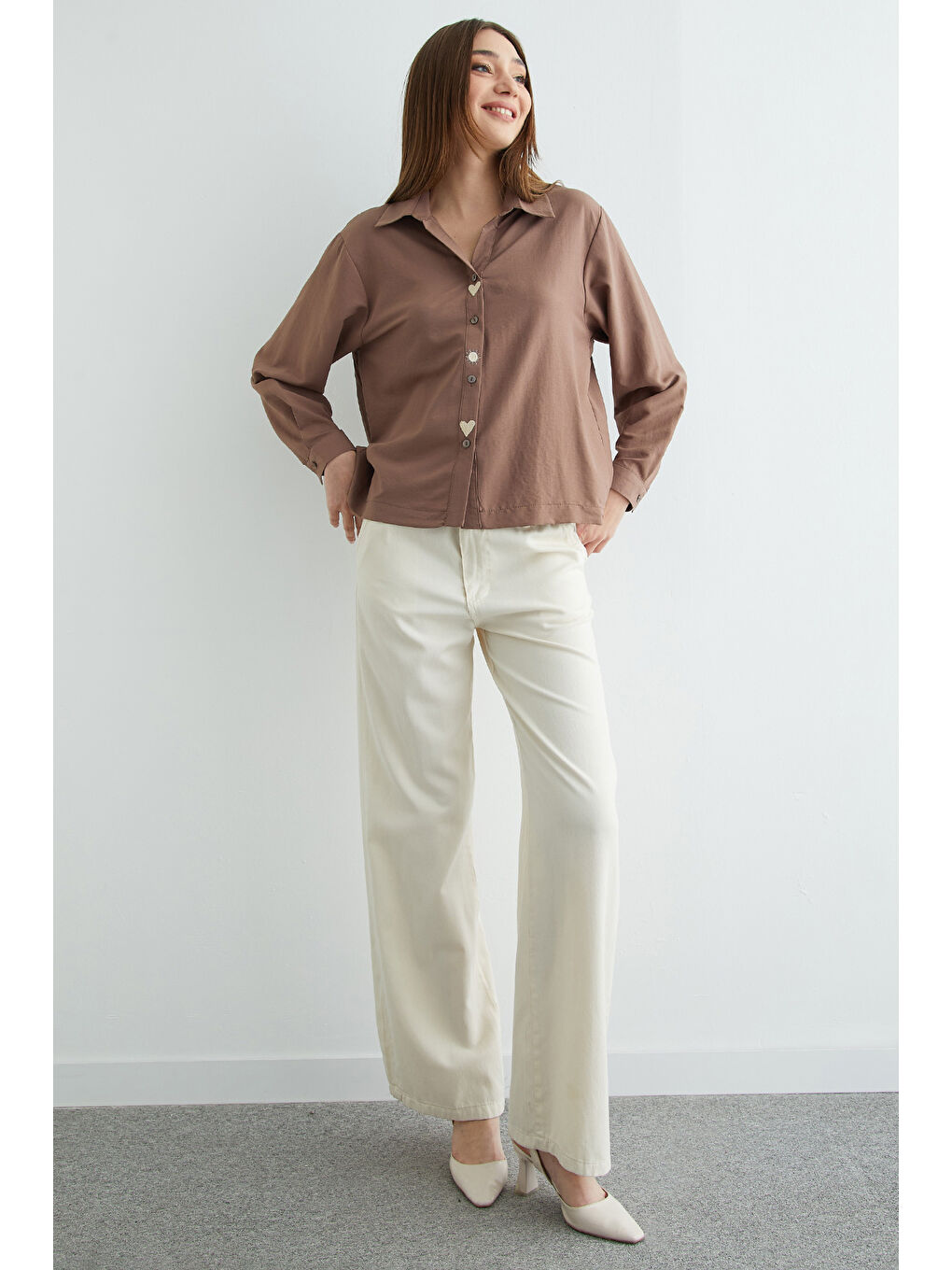 Kahverengi Kalp Ve Güneş Nakışlı Salaş Gömlek-2