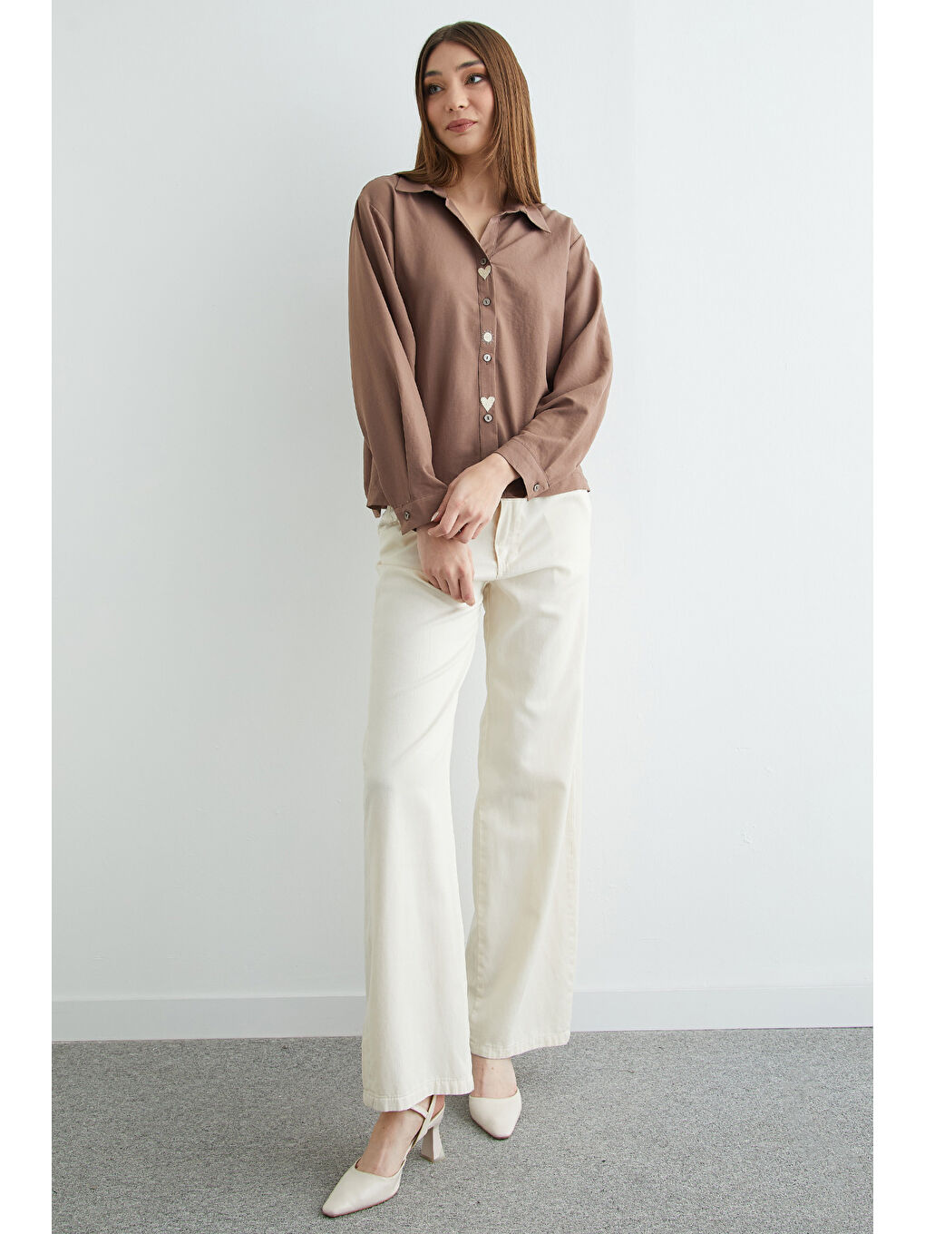 Kahverengi Kalp Ve Güneş Nakışlı Salaş Gömlek-3