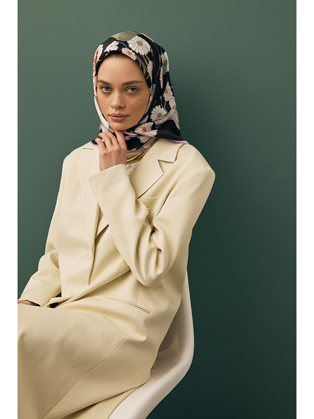 Siyah Twill İpek Eşarp Botanik-2