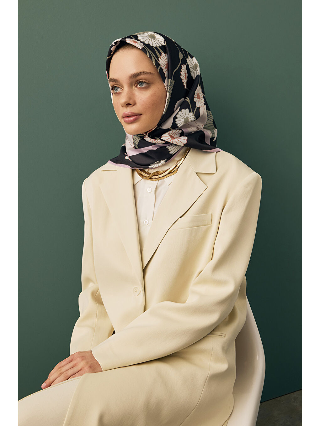 Siyah Twill İpek Eşarp Botanik-3