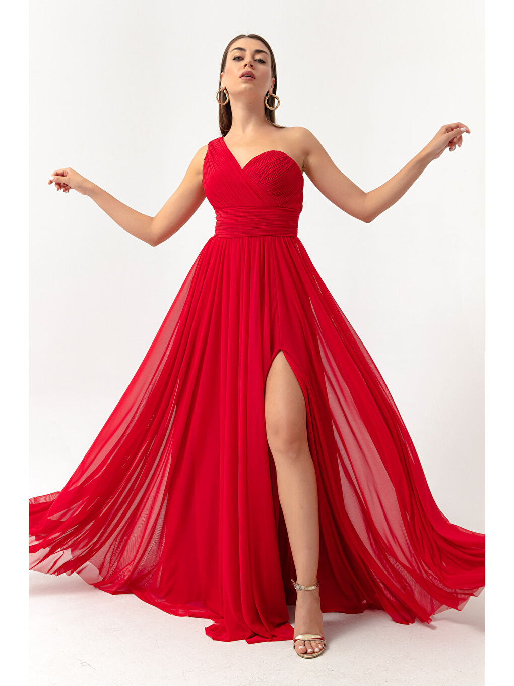 Kadın Kırmızı Tek Omuz Yırtmaçlı Uzun Abiye Elbise