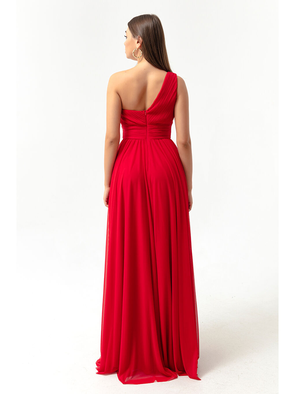 Kadın Kırmızı Tek Omuz Yırtmaçlı Uzun Abiye Elbise-4