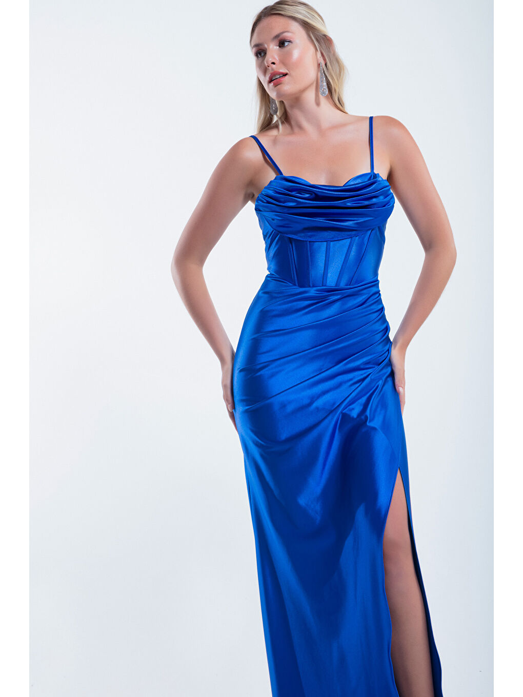 Mavi Kadın Saks Balen Korse Detaylı Yırtmaçlı Uzun Abiye Elbise-2