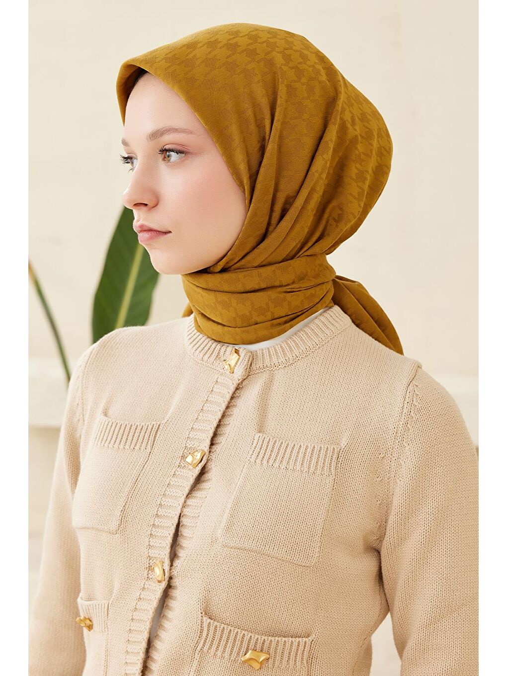 Sarı Kazayağı Desen Modal Jakar Eşarp Hardal-3