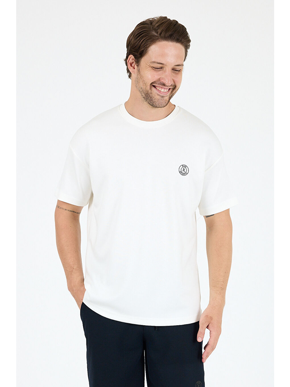 Ekru Oversize Bisiklet Yaka Kısa Kollu Erkek TShirt Salaş Rahat Kalıp Yazlık Erkek Basic Tişört 7840