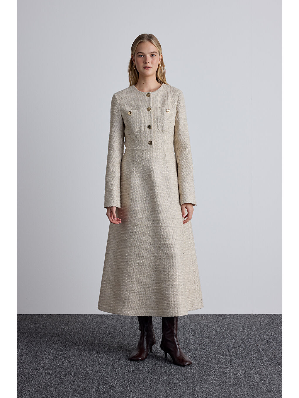 Dokulu Düğmeli Elbise Bej-3