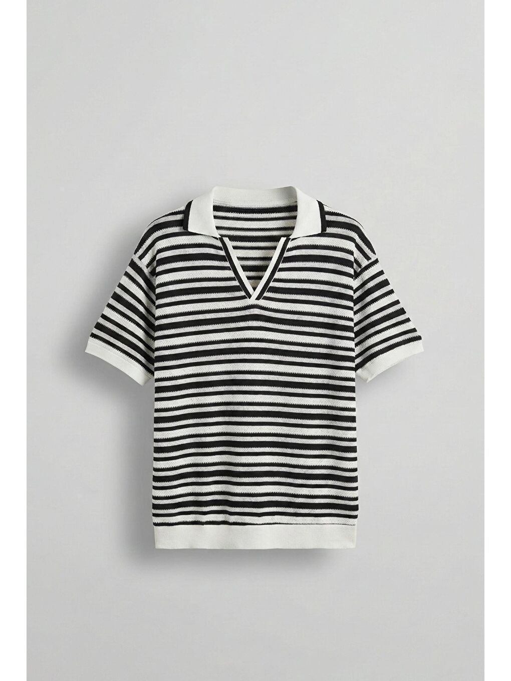 Erkek Oversize Yarım Pat Yaka Fileli Esnek T-Shirt Siyah Beyaz