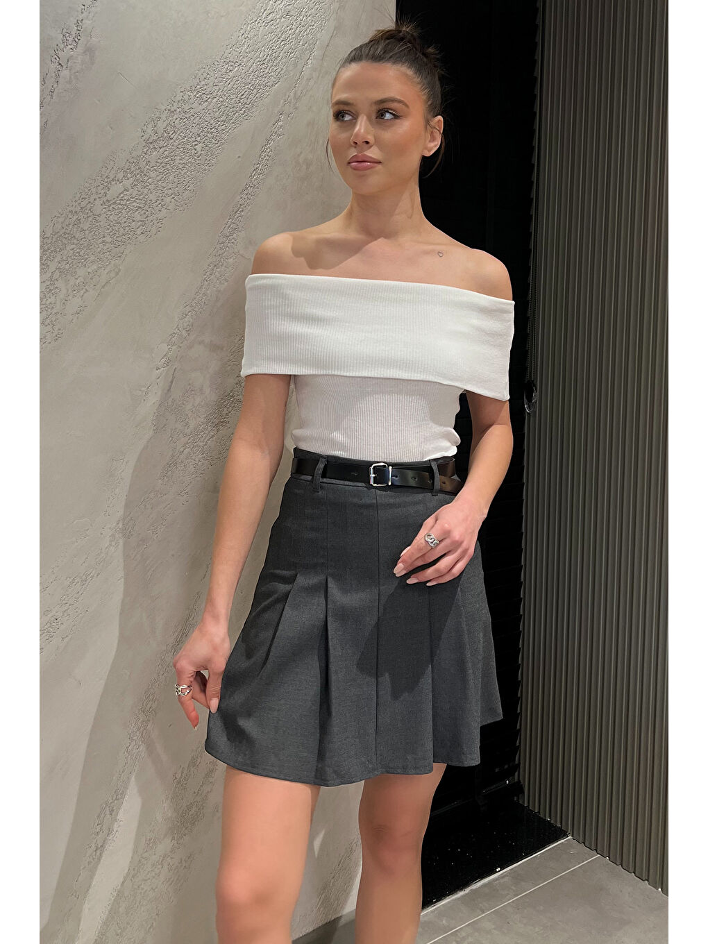 Antrasit Kadın Bel Kemerli İçi Şortlu Pileli Etek-1