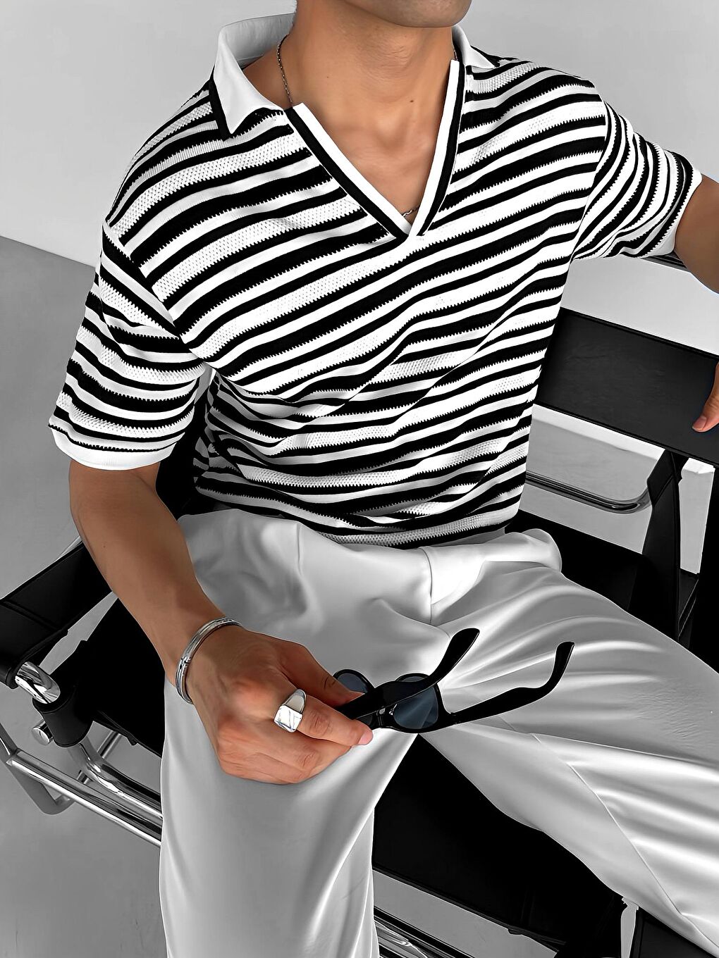 Erkek Oversize Yarım Pat Yaka Fileli Esnek T-Shirt Siyah Beyaz-3