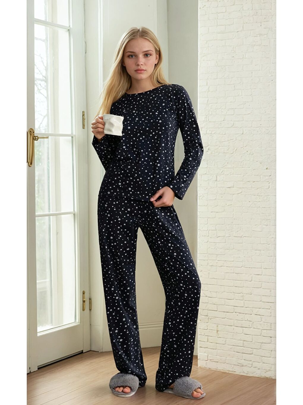 Siyah Yıldız Desenli Süprem Kadın Pijama Takımı