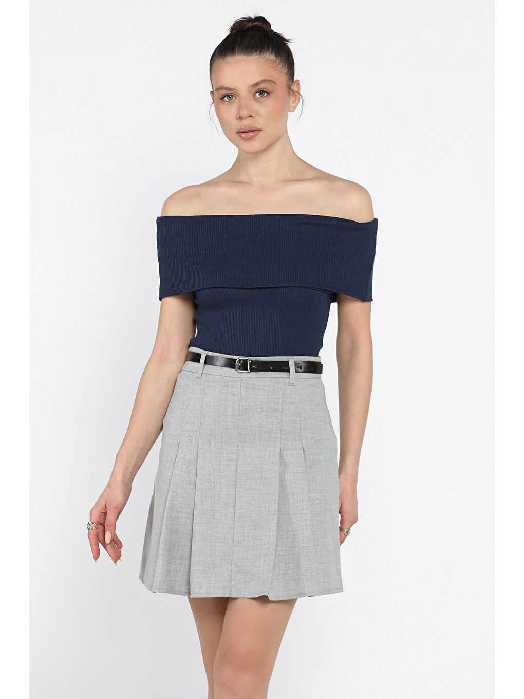 Gri Kadın Bel Kemerli İçi Şortlu Pileli Etek