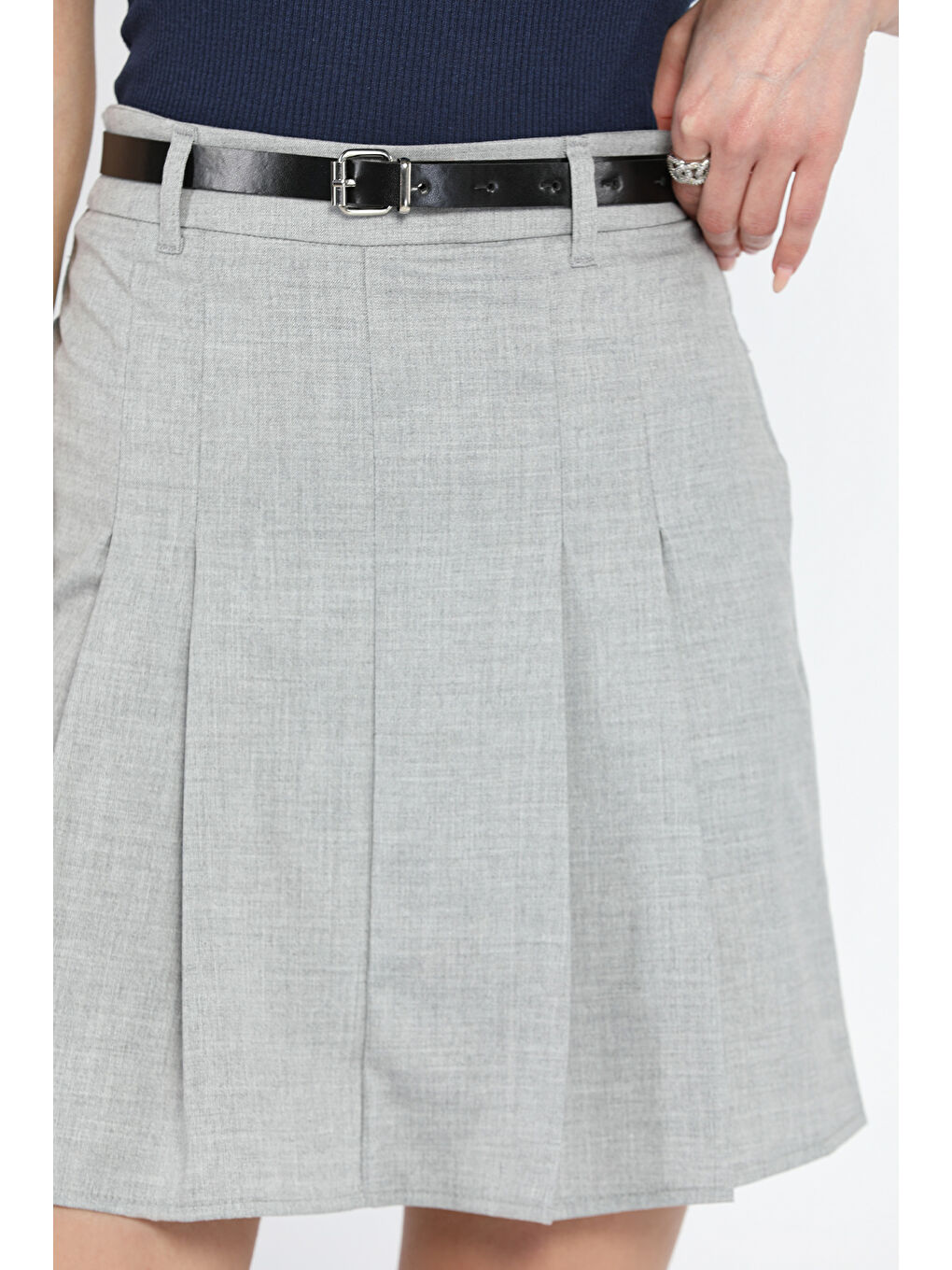 Gri Kadın Bel Kemerli İçi Şortlu Pileli Etek-2