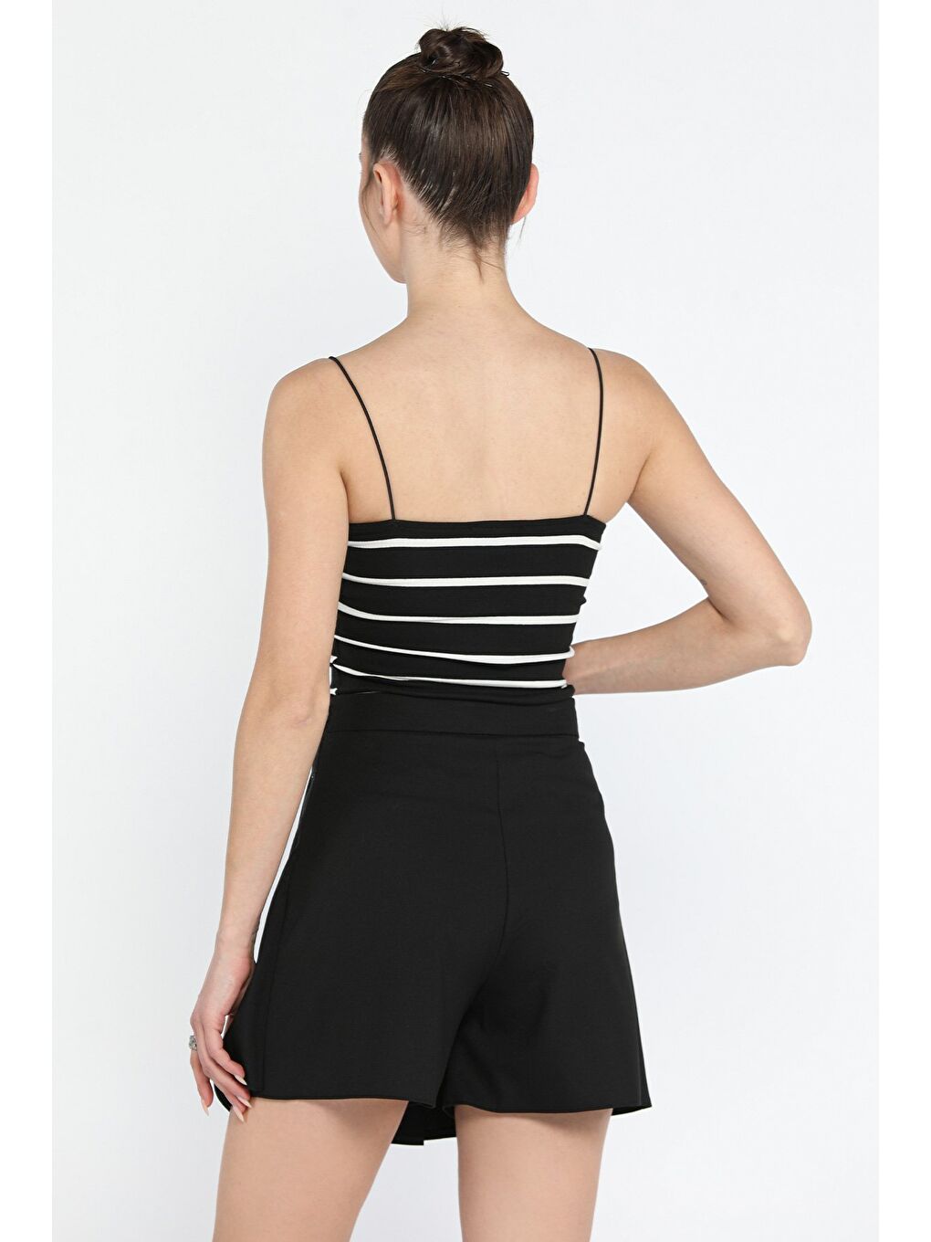 Siyah Pile Detaylı Kadın Şort Etek-2