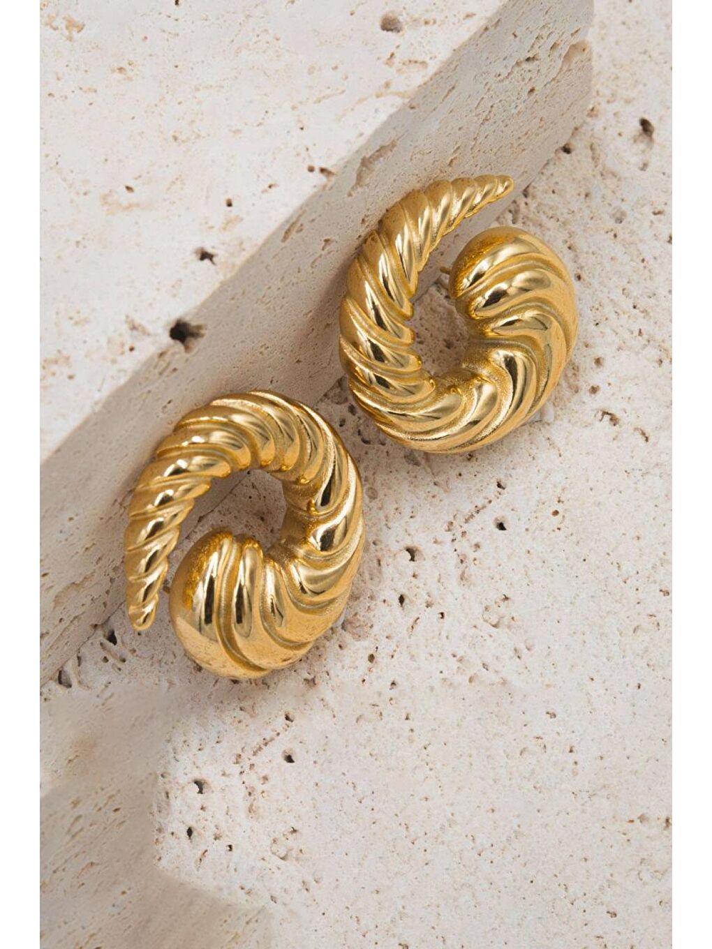 Sarı Vintage Sarmal Gold Kadın Çelik Küpe-3