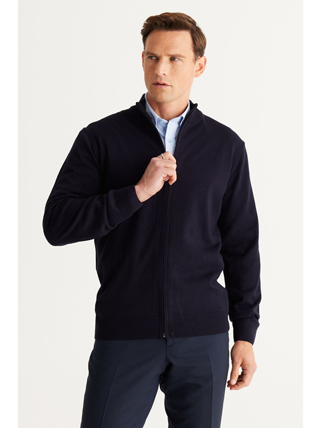 Erkek Lacivert Tüylenme Yapmayan Standart Fit Normal Kesim Dik Yaka Triko Hırka-4