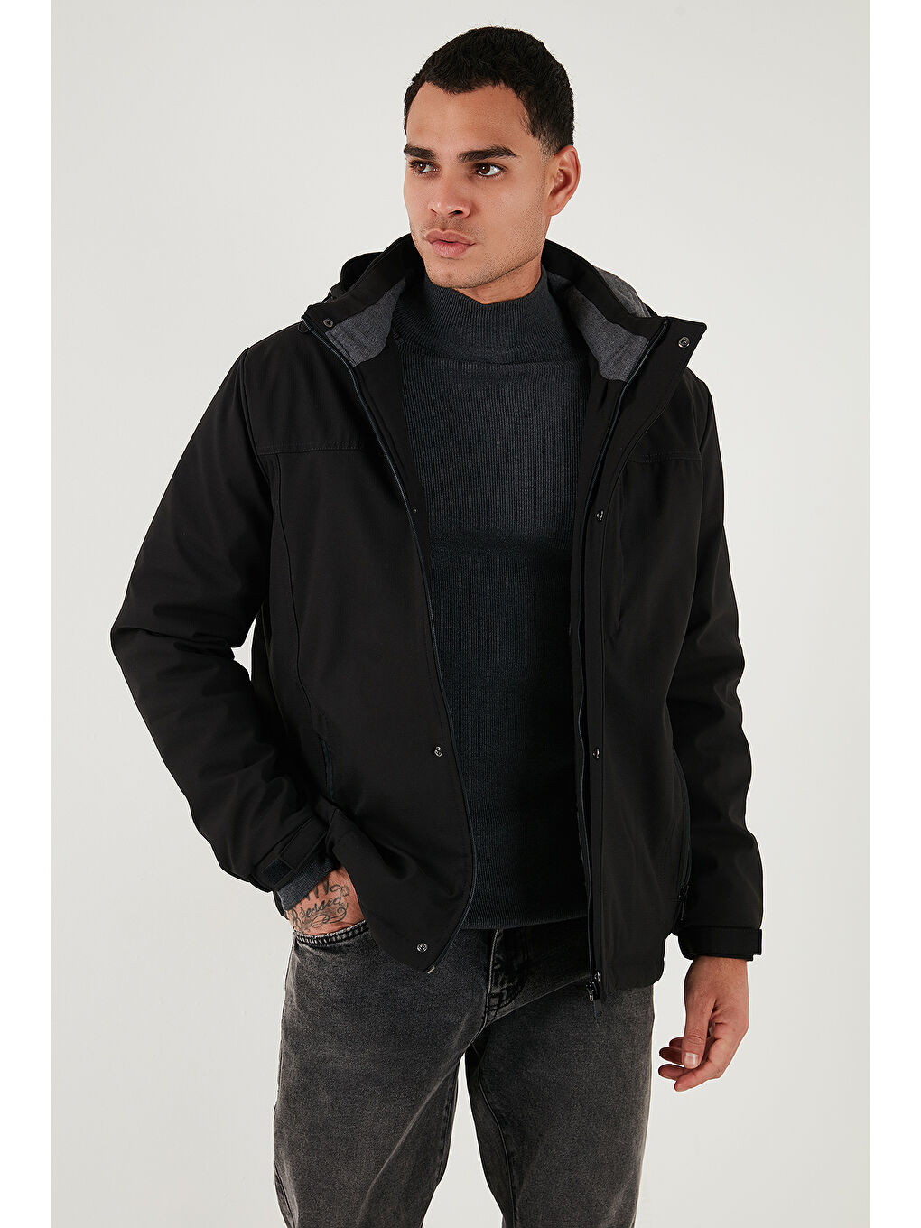 Siyah Regular Fit Çıkarılabilir Kapüşonlu Astarlı Kürklü Kapüşon Detaylı Mont 497HECTOR-2