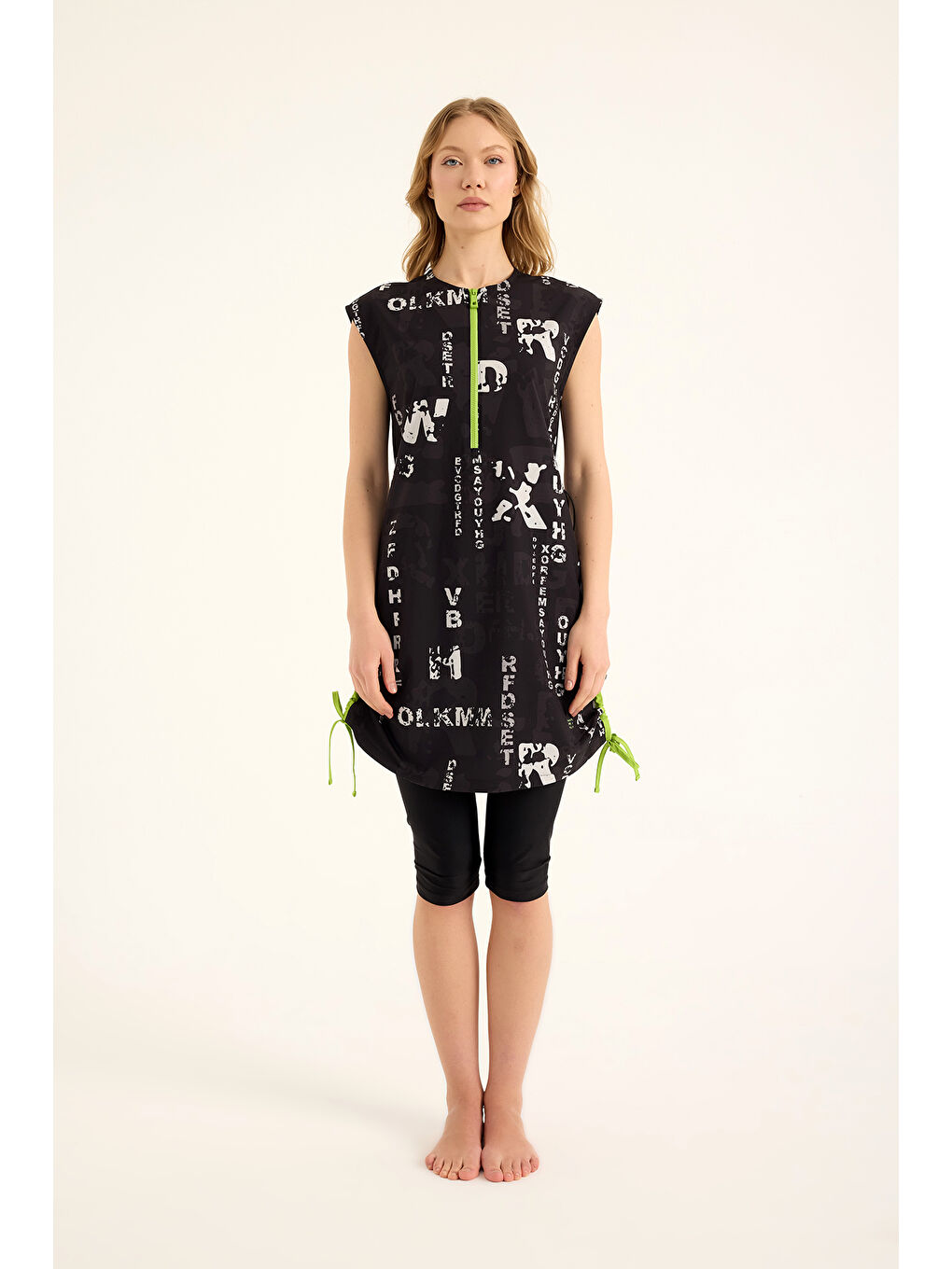 Siyah Desenli Yarı Kapalı Mayo UPF50+ Korumalı H2506-4