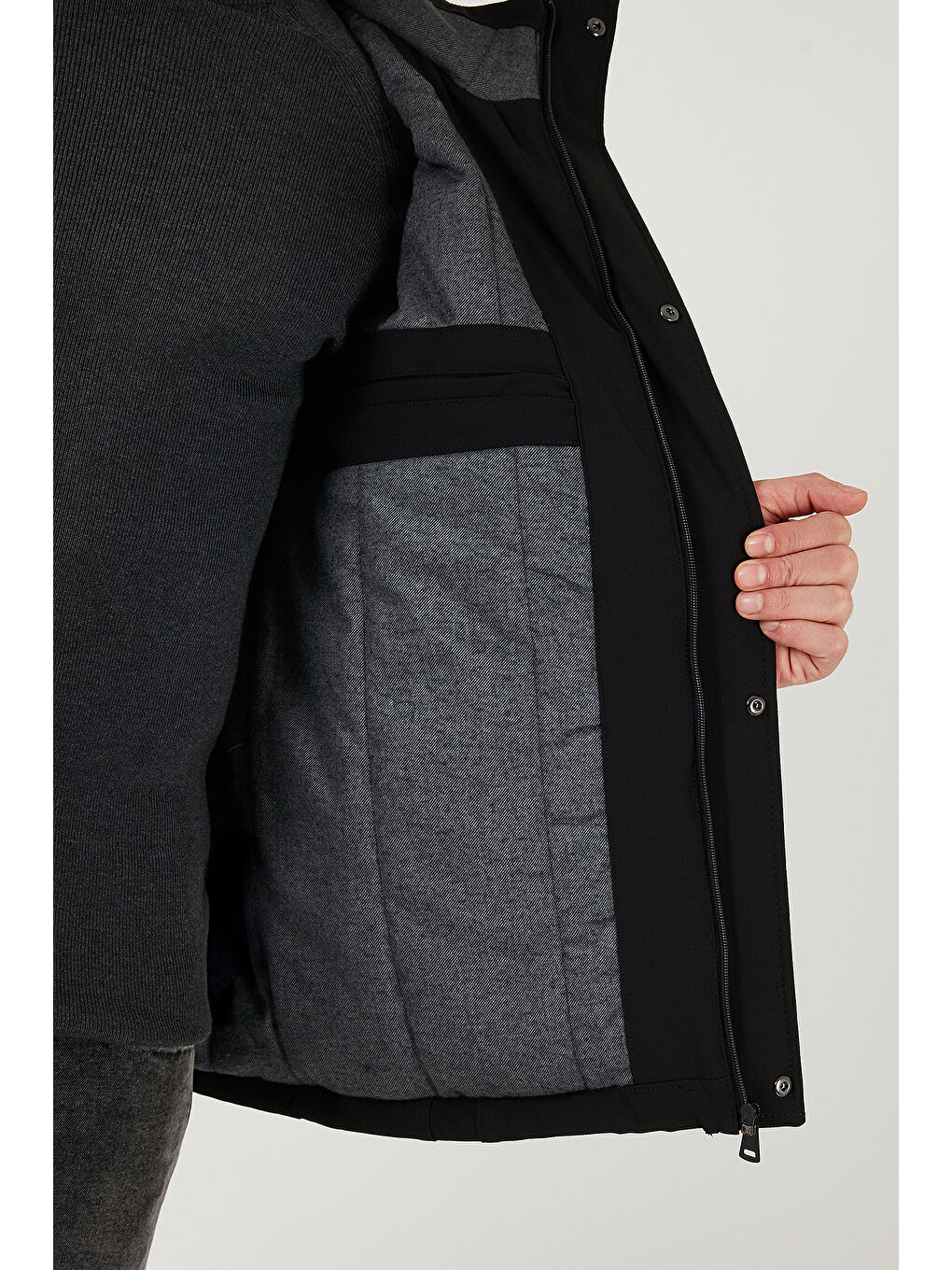 Siyah Regular Fit Çıkarılabilir Kapüşonlu Astarlı Kürklü Kapüşon Detaylı Mont 497HECTOR-4