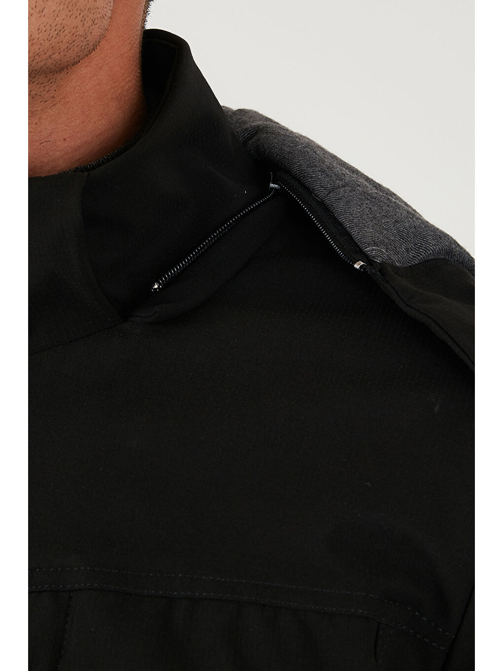 Siyah Regular Fit Çıkarılabilir Kapüşonlu Astarlı Kürklü Kapüşon Detaylı Mont 497HECTOR-5