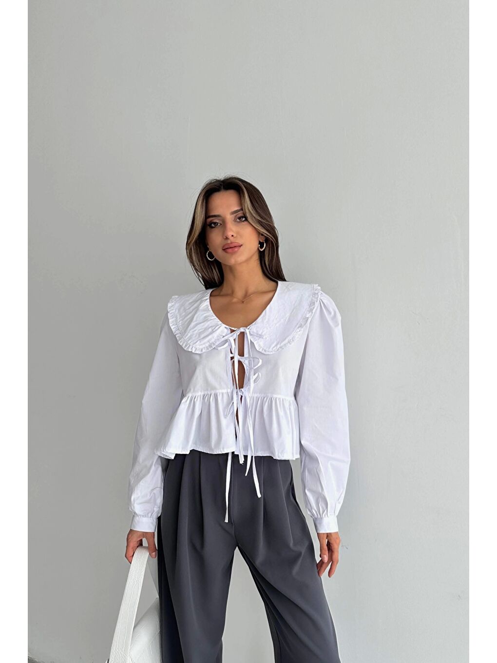 Kadın Beyaz Bebe Yaka Gömlek 1017-0149-1