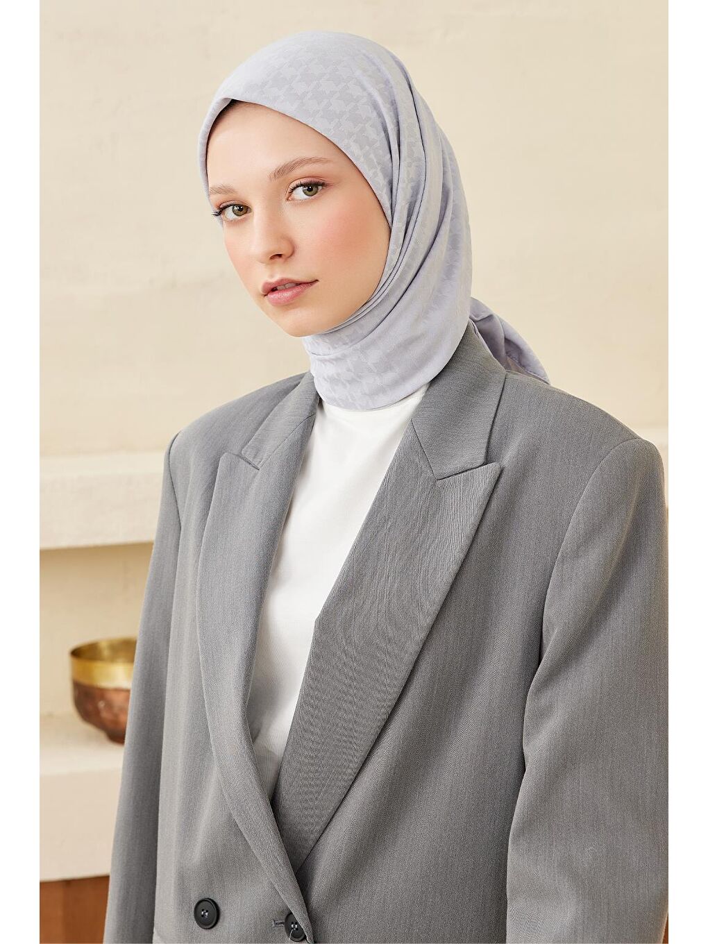 Gri Kazayağı Desen Modal Jakar Eşarp Gümüş-2
