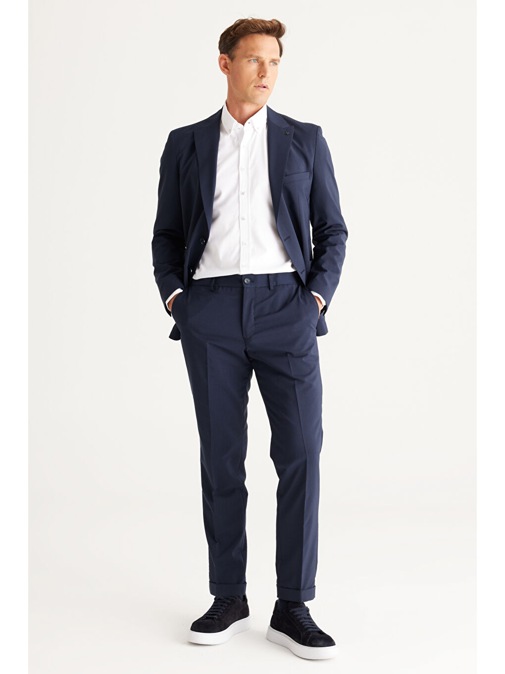 Erkek Lacivert Slim Fit Dar Kesim Kırlangıç Yaka Çizgili Takım Elbise-1