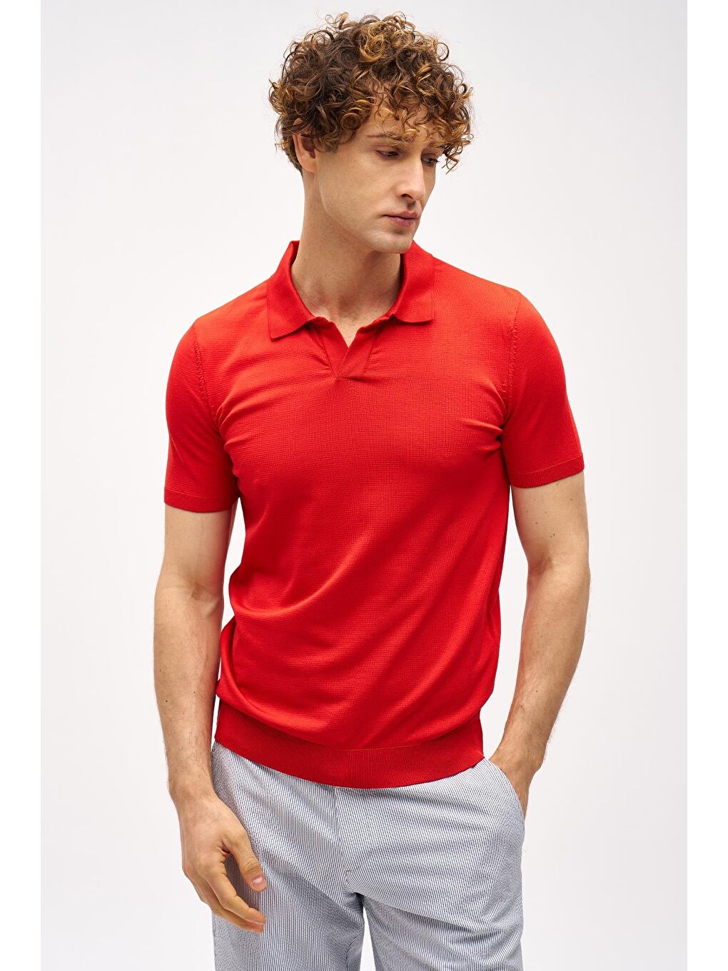 Kırmızı Dar Kalıp Polo Yaka Düz Kısa Kollu Triko Tişört