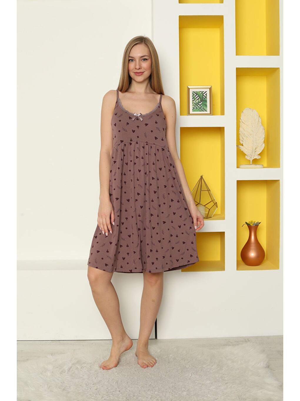 Kırmızı Desenli Dantelli Kurdeleli Askılı Elastanlı Viskon Gecelik-2