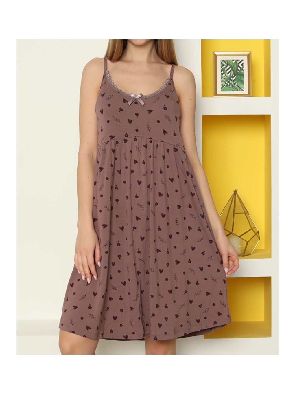 Kırmızı Desenli Dantelli Kurdeleli Askılı Elastanlı Viskon Gecelik-3