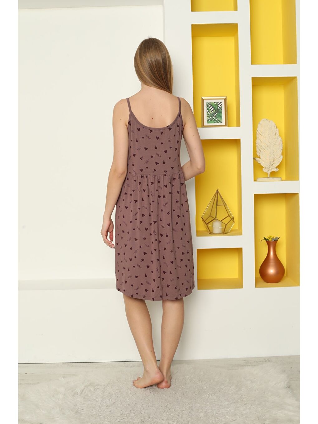 Kırmızı Desenli Dantelli Kurdeleli Askılı Elastanlı Viskon Gecelik-6